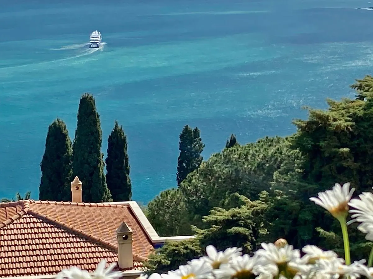 Chiaro Di Luna Taormina Italia