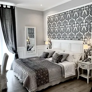 Charme & Chic Bed and breakfast Roma